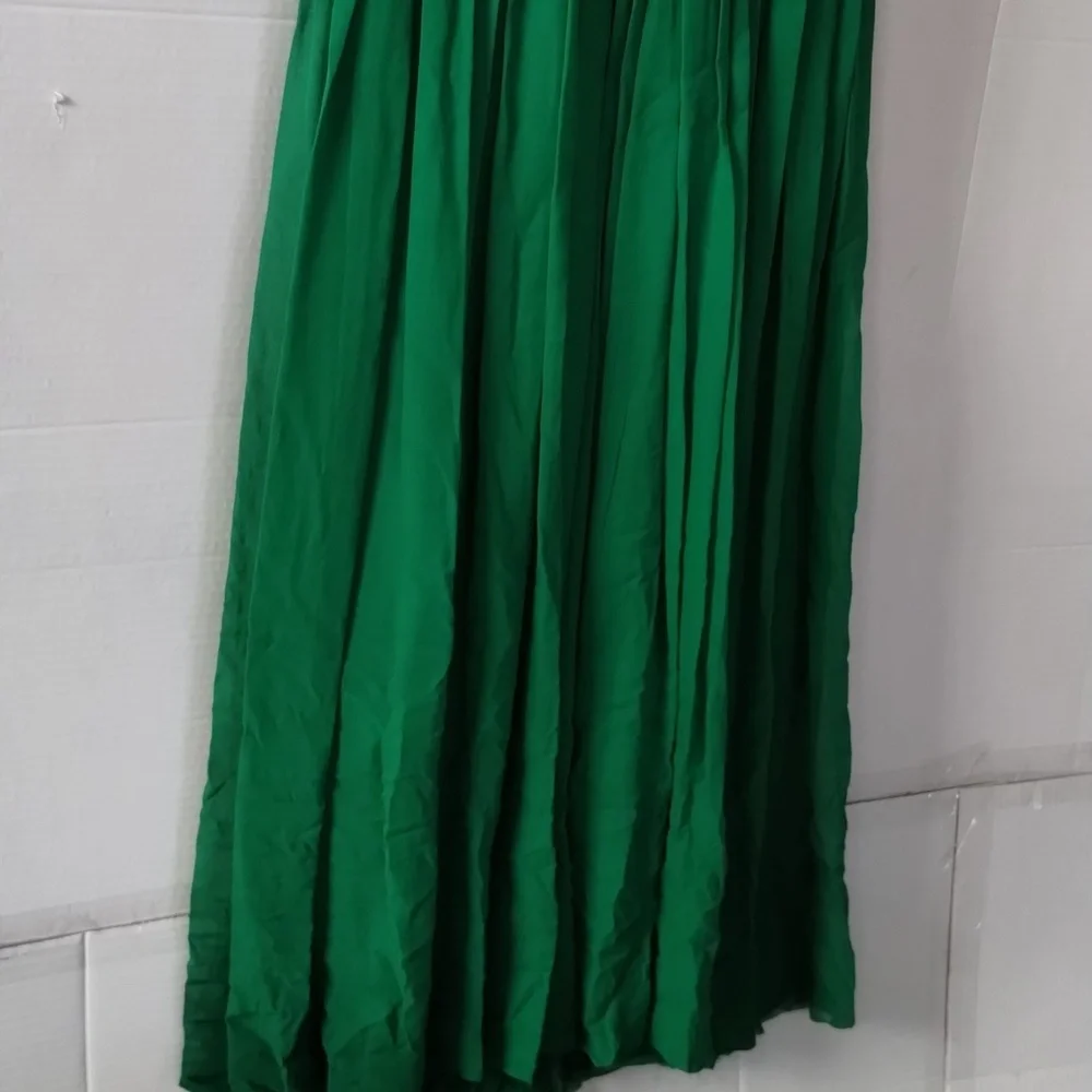 Elegant Floral Embroidered Green Sleeveless Dress Pleated Vibrant Colorful Chic - Picture 6 of 11